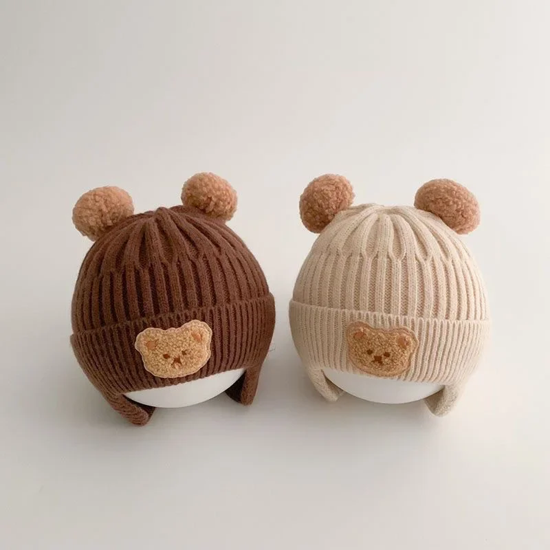 Детская шерстяная шапка, шапка для защиты ушей с милым медвежонком, детская зимняя утолщенная и теплая вязаная шапка Корейского производства