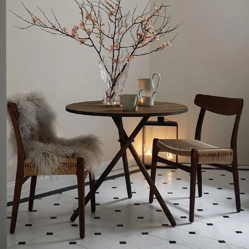Эргономичные Кухонные обеденные стулья Одноместный обеденный стул из массива дерева для гостиной с акцентами в виде шезлонга В стиле Фанк
